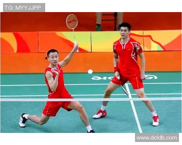 赛后分析:成都羽毛球队与武汉羽毛球队的默契配合与战术探讨 赛后分析:成都羽毛球队与武汉羽毛球队的默契配合与战术探讨