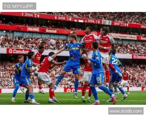 足球明星穿破鞋视频引发热议球迷纷纷点赞背后故事令人感动